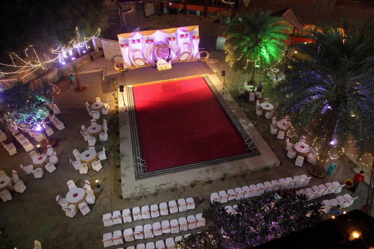 The Club Hotel Bangalore Exterior foto