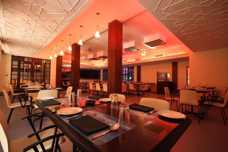 The Club Hotel Bangalore Exterior foto